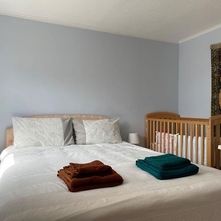 Morden Flat Close To Dlr Station With Free Parking Лондон Екстер'єр фото